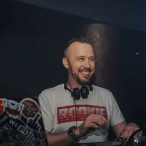 ARTIST NAME