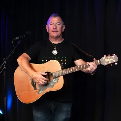 Damian Quinn Live in Gleesons Friday Night